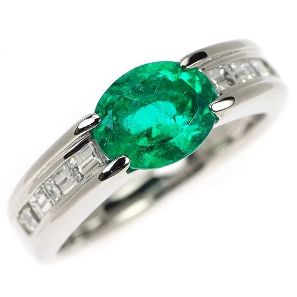 PT900 EMERALD DIAMOND RING: Pt900 emerald diamond ring Brand: None Type: rings Material: Pt900 Main Stone emeralds Color: None Size: 6 US Accessories: None Accessories Notice: When purchasing pre-owned goods, please