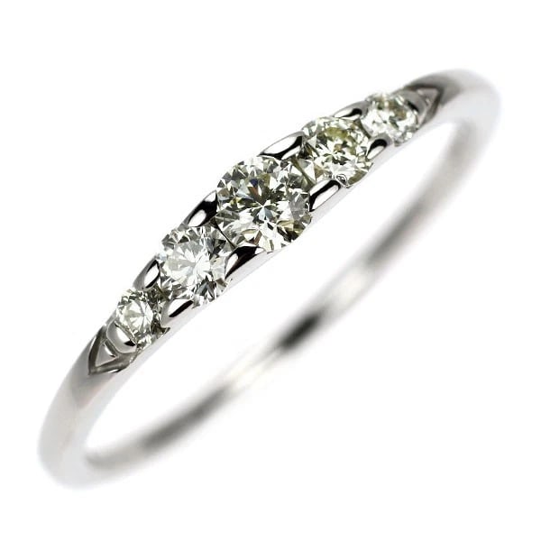 PT900 H&C DIAMOND RING: Pt900 H&C diamond ring Brand: None Type: rings Material: Pt900 Main Stone Natural Color: None Size: 6.25 - 6.5 US Accessories: None Accessories Notice: When purchasing pre-owned goods, ple