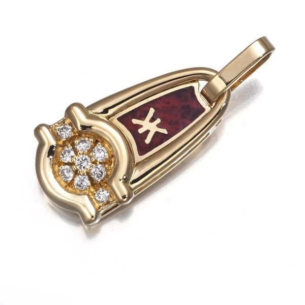 KORLOFF PENDANT DIAMOND: Korloff Pendant Diamond Brand: Korloff Type: Pendant Material: 18K / 750 / Yellow Gold Main Stone Natural Color: Yellow Gold Size: Design size: 19.4 x 10.5mm Accessories: None Accessories