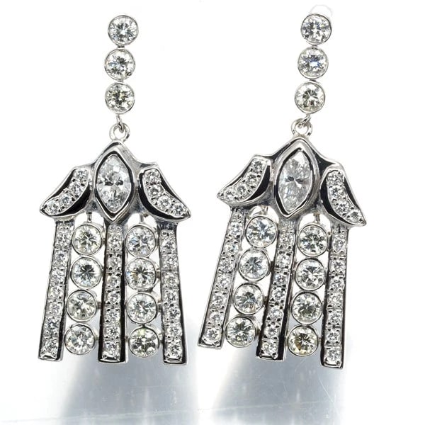 DIAMOND DROP EARRINGS: Diamond Drop Earrings Brand: Unbranded Type: Earrings Material: 900 / Platinum Main Stone Natural Color: Platinum Size: Design size: 34.5 x 15.0mm Accessories: None Accessories Notice: Whe