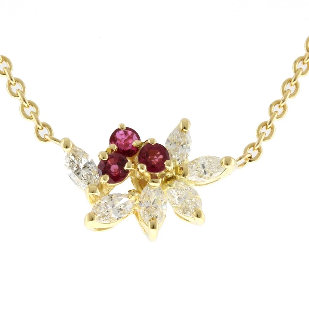 QUEEN NECKLACE K18 YELLOW GOLD RUBY DIAMOND: Queen Necklace K18 yellow gold Ruby diamond Brand: Queen Type: Necklace Material: K18 yellow gold Color: gold Size: Total Length:42cm Chain width:1.5mm Adjuster can position (distance from bracket