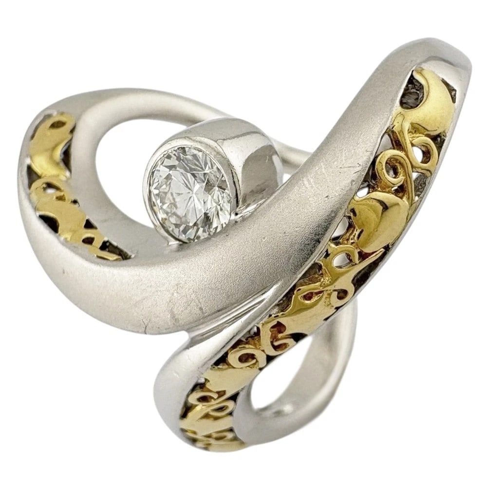 CARATI RING K18 WHITE GOLD K18 YELLOW GOLD DIAMOND: CARATI Ring K18 white gold K18 yellow gold diamond Brand: CARATI Type: Ring Material: K18 white gold Main Stone Natural Color: gold Size: US 7 1/4 Accessories: None Accessories Notice: When