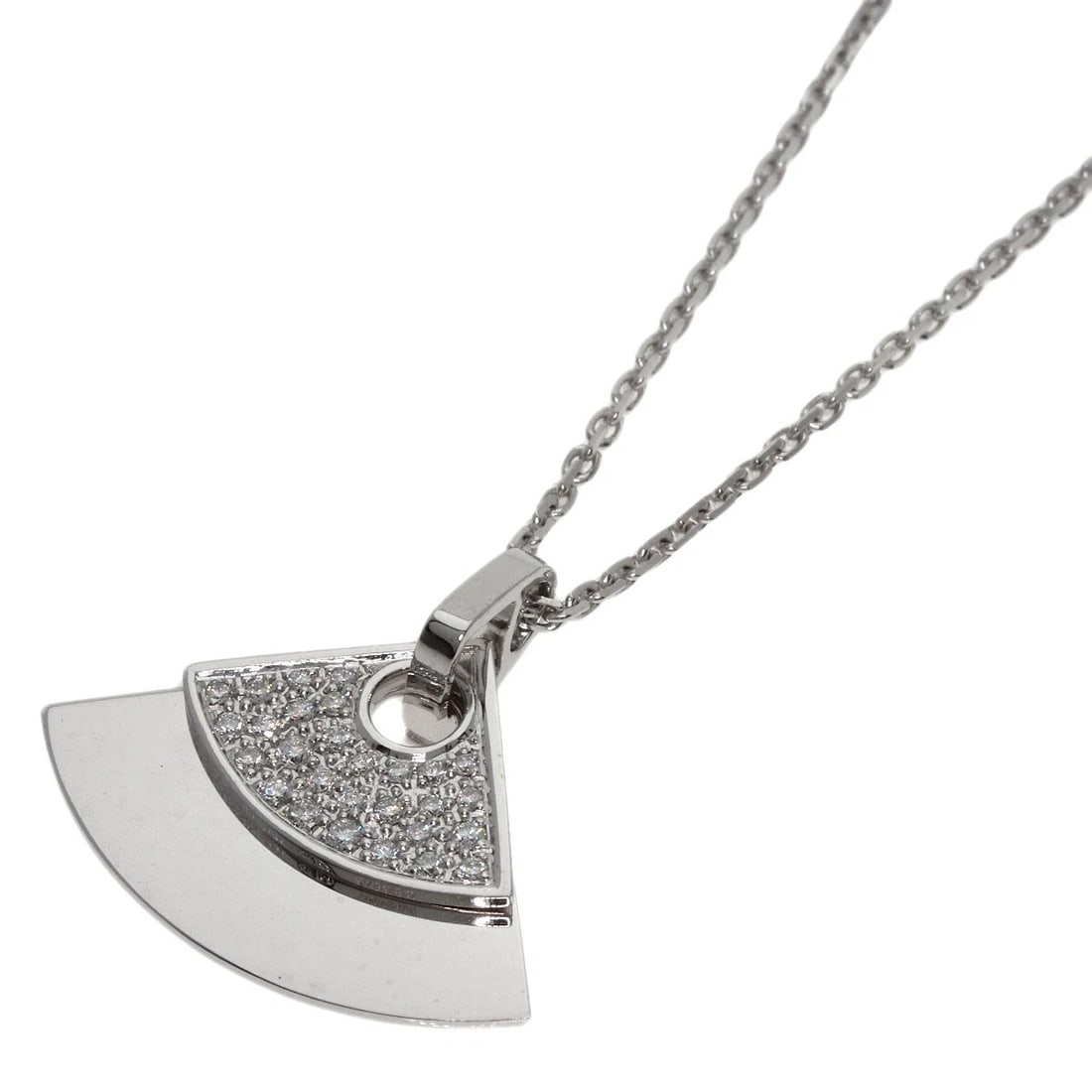 MAUBOUSSIN DIAMOND NECKLACE K18 WHITE GOLD: MAUBOUSSIN Diamond Necklace K18 White Gold Brand: MAUBOUSSIN Type: Necklace Material: K18 White Gold Main Stone Natural Color: Silver Size: Chain Length:22.0inch/56cm Chain Width:0.4inch/1mm Top S