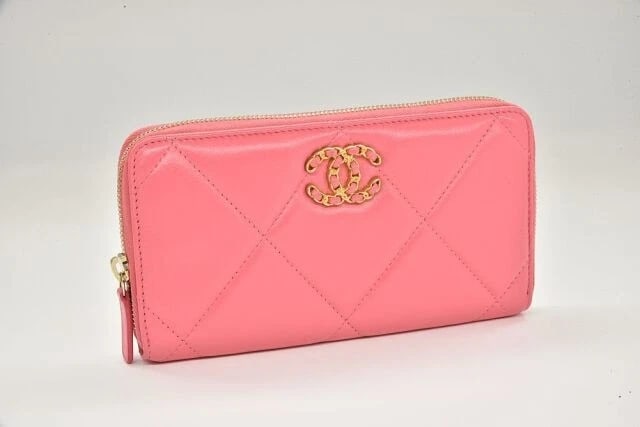 CHANEL 19 LONG ZIP WALLET PINK: CHANEL 19 Long Zip Wallet Pink Brand: Chanel Type: TypeWallet Material: leather Color: Pink gold hardware Size: 19 x H10.5cm Accessories: None Accessories Notice: When purchasing pre-owned