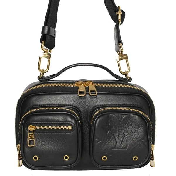 LOUIS VUITTON UTILITY CROSSBODY BAG CALF LEATHER BLACK: Louis Vuitton Utility Crossbody Bag Calf Leather Black Brand: Louis Vuitton Type: Handbag Material: Calf Leather Color: Black Size: W:21cm × H:12cm × D:8cm / Shoulder length: 67-110cm 