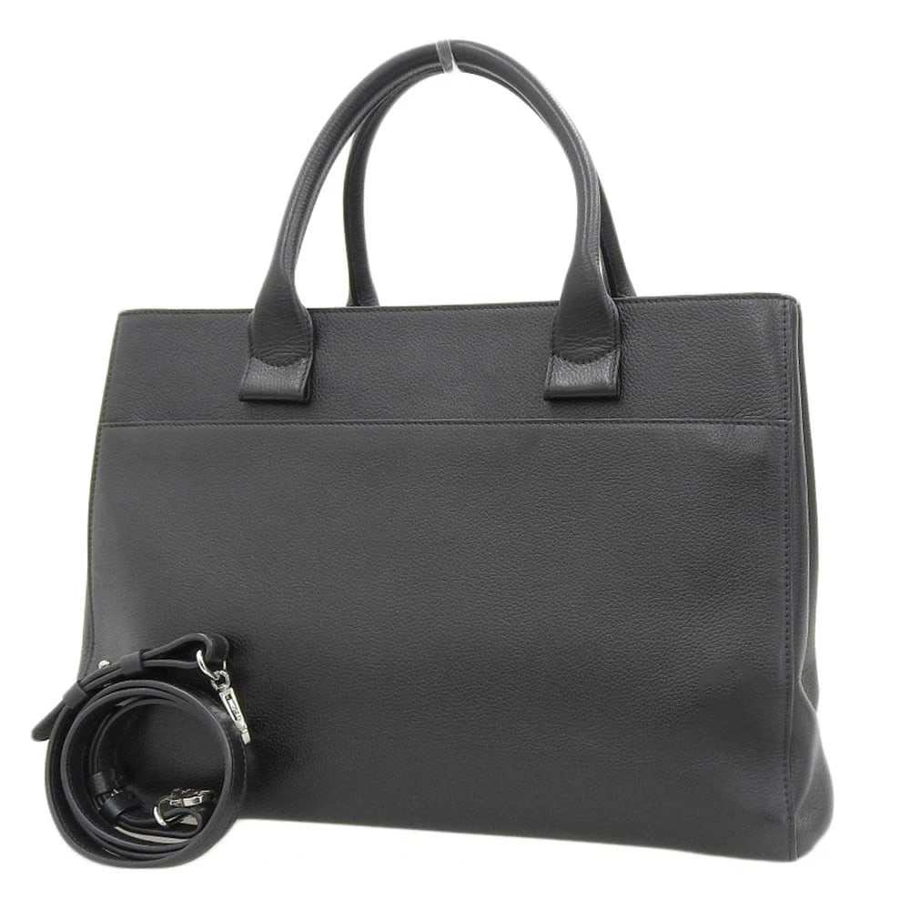 CHANEL NEO EXECUTIVE LARGE W/SEAL: CHANEL Neo Executive Large w/seal Brand: Chanel Type: 2-Way Bag Material: Leather Color: Black Size: W:39cm (bottom) / H:26cm / D:17cm Accessories: None Accessories Notice: When purchasing