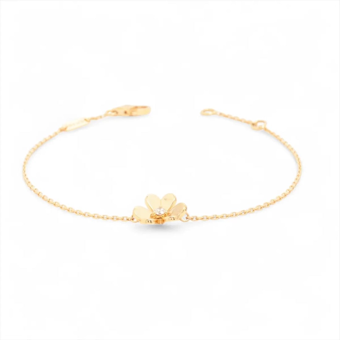 VAN CLEEF & ARPELS FRIVOLE MINI DIAMOND BRACELET 750(YG): Van Cleef & Arpels Frivole Mini diamond Bracelet 750(YG) Brand: Van Cleef & Arpels Type: Bracelet Material: 750(YG) Main Stone natural Color: Not Specified Size: Size(CM) Bracelet length:17.8 Acc