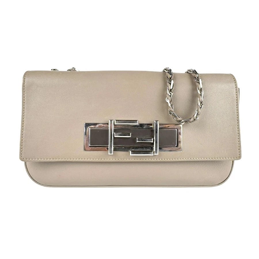 FENDI TRE BAGUETTE CHAIN SHOULDER BAG GREIGE/SILVER LEATHER/METAL: FENDI Tre Baguette Chain Shoulder Bag Greige/Silver Leather/Metal Brand: FENDI Type: Shoulder Bag Material: Leather x Metal Color: Greige/Silver Size: Size [inch] W:9.8inx H:5.9inx D:1.6in Shoulde
