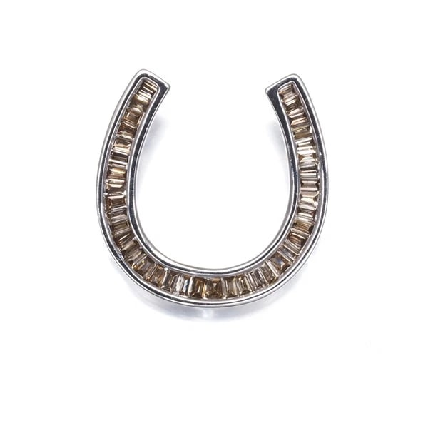 BROWN DIAMONDHORSESHOE PENDANT: Brown DiamondHorseshoe Pendant Brand: Unbranded Type: Pendant Material: 18K / 750 / White Gold Main Stone Natural Color: White Gold Size: Design size: 15.8 x 15.5mm Accessories: None