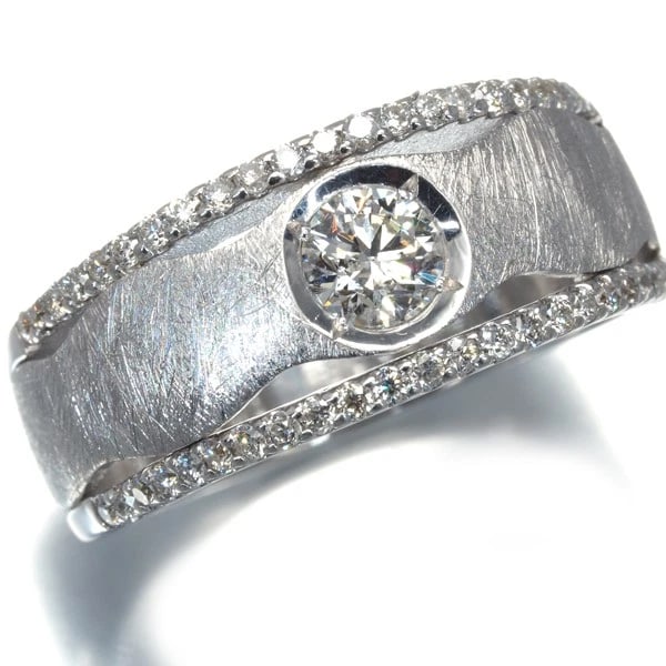 DIAMOND TEXTURED RING - 3