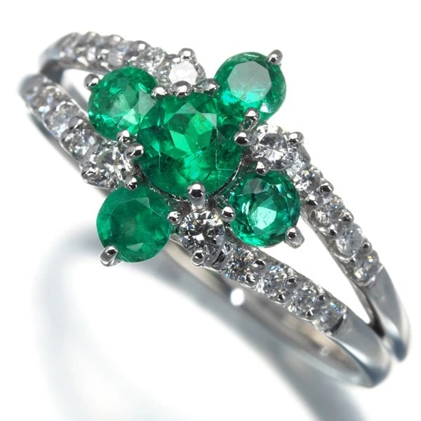 EMERALD DIAMOND RING: Emerald Diamond Ring Brand: Unbranded Type: Ring Material: 900 / Platinum Color: Platinum Size: US6 - 6.25 Accessories: None Accessories Notice: When purchasing pre-owned goods, please ref