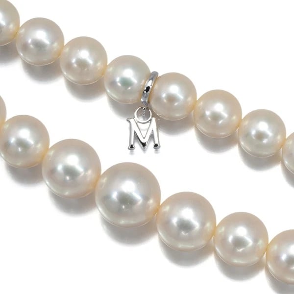 MIKIMOTO NECKLACE AKOYA: Mikimoto Necklace Akoya Brand: MIKIMOTO Type: Necklace Material: Silver Color: Silver Size: Necklace length: 44cm Accessories: None Accessories Notice: When purchasing pre-owned goods, please