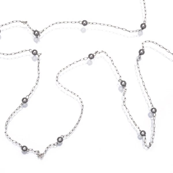 STATION CHAIN NECKLACE 18K 750 WHITE GOLD: Station Chain Necklace 18K 750 White Gold Brand: Unbranded Type: Necklace Material: 18K / 750 / White Gold Color: White Gold Size: Necklace length: 38 - 45cm Accessories: None Accessories