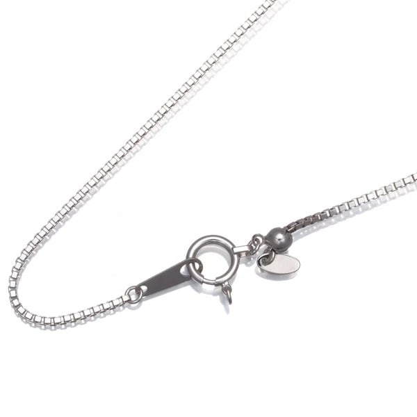 BOX CHAIN NECKLACE 18K WHITE GOLD: Box Chain Necklace 18K White Gold Brand: Unbranded Type: Necklace Material: 18K / 750 / White Gold Color: White Gold Size: Necklace length: 45cm Accessories: None Accessories Notice: When