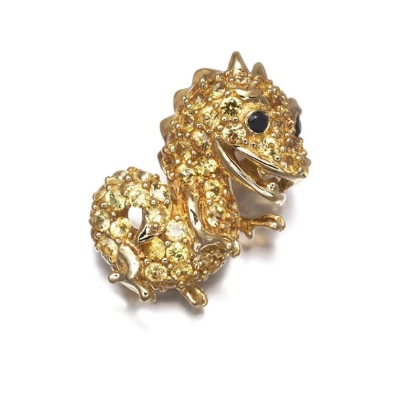 YELLOW SAPPHIRE BLACK DRAGON PENDANT: Yellow Sapphire Black Dragon Pendant Brand: Unbranded Type: Pendant Material: 18K / 750 / Yellow Gold Main Stone Natural Color: Yellow Gold Size: Design size: 17.0 x 11.0mm Accessories: None