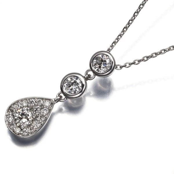 DIAMOND TEARDROP PAVED NECKLACE: Diamond Teardrop Paved Necklace Brand: Unbranded Type: Necklace Material: 900 / 850 / Platinum Main Stone Natural Color: Platinum Size: Necklace length: 36 / 40cm Accessories: None
