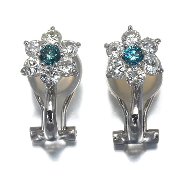 BLUE&CLEAR DIAMOND FLOWER EARRINGS: Blue&Clear Diamond Flower Earrings Brand: Unbranded Type: Earrings Material: 900 / Platinum Main Stone Natural Color: Platinum Size: Design size: 9.4 x 8.2mm Accessories: None Accessories