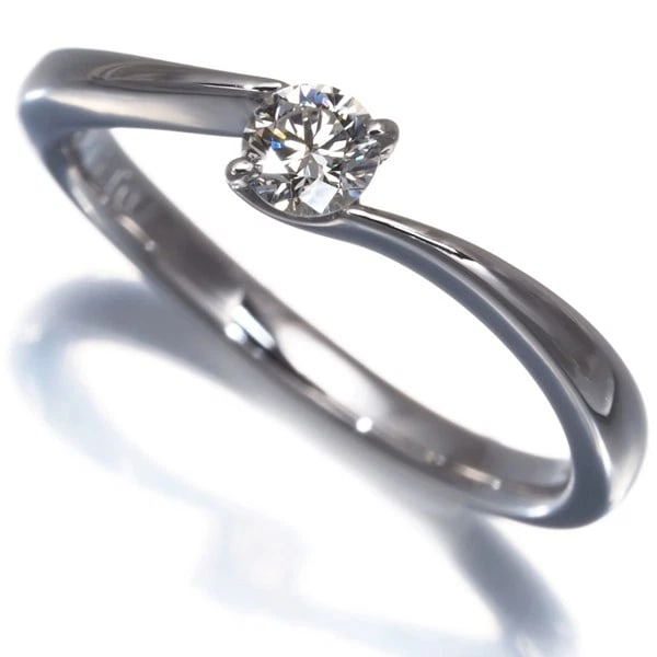 VENDOME RING DIAMOND SOLITAIRE: VENDOME Ring Diamond Solitaire Brand: VENDOME Type: Ring Material: 950 / Platinum Main Stone Natural Color: Platinum Size: US4 - 4.25 Accessories: None Accessories Notice: When purchasing