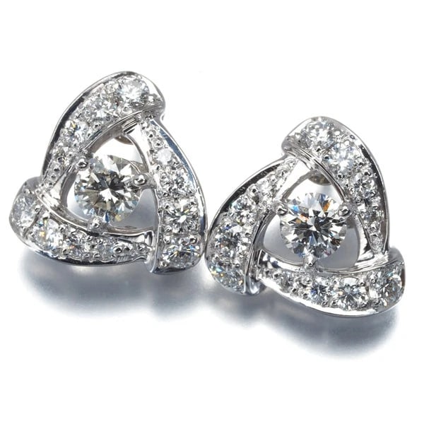 MONNICKENDAM EARRINGS DIAMOND: MONNICKENDAM Earrings Diamond Brand: MONNICKENDAM Type: Earrings Material: 900 / Platinum Main Stone Natural Color: Platinum Size: Design size: 10.0 x 10.7mm Accessories: None Accessories