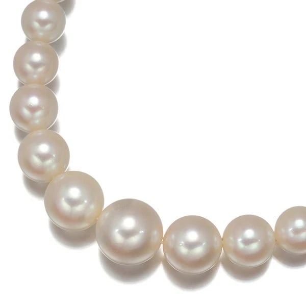 MIKIMOTO NECKLACE AKOYA: Mikimoto Necklace Akoya Brand: MIKIMOTO Type: Necklace Material: Silver Color: Silver Size: Necklace length: 41cm Accessories: None Accessories Notice: When purchasing pre-owned goods, please