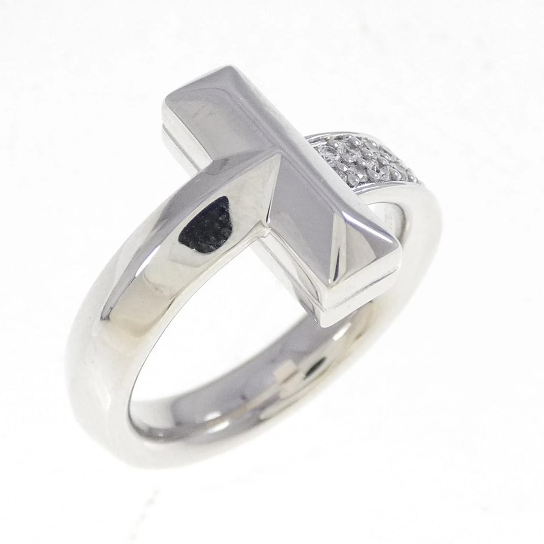 TIFFANY T-ONE RING: Tiffany T-one Ring Brand: Tiffany Type: Ring Material: 750 White Gold Main Stone Natural Color: White Gold Size: 7.5-8 (US size) Accessories: None Accessories Notice: When purchasing