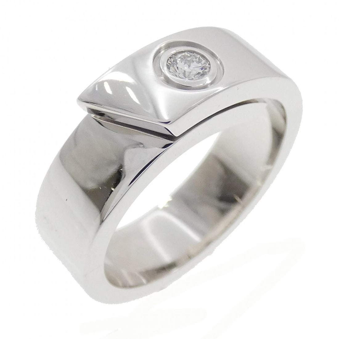 CARTIER ANNIVERSARY RING: Cartier anniversary Ring Brand: Cartier Type: Ring Material: 750 White Gold Main Stone Natural Color: White Gold Size: 5.5 (US size) Accessories: None Accessories Notice: When purchasing