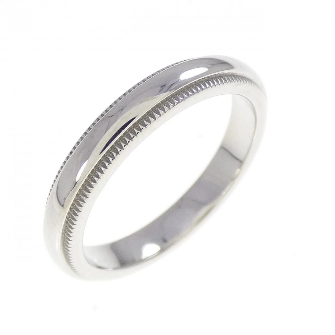 TIFFANY & CO. MILGRAIN RING: Tiffany & Co. Milgrain Ring Brand: Tiffany Type: Ring Material: Platinum 950 Color: Platinum Size: 5 (US size) Accessories: None Accessories Notice: When purchasing pre-owned goods, please