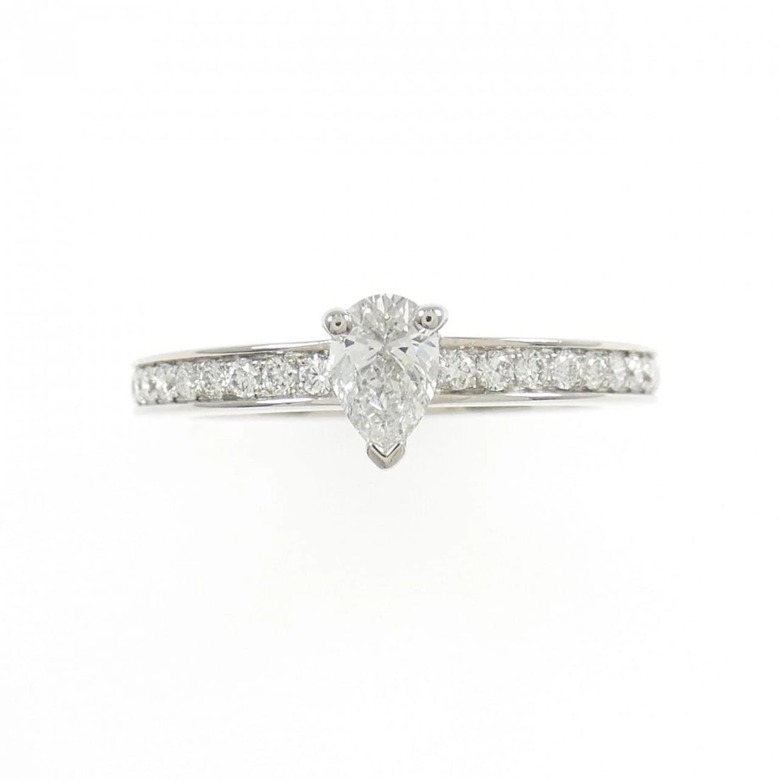 CHAUMET JOSEPHINE TRIO DE RING: CHAUMET Josephine Trio de Ring Brand: CHAUMET Type: Ring Material: Platinum 950 Main Stone Natural Color: Platinum Size: 3.5 (US size) Accessories: None Accessories Notice: When purchasing