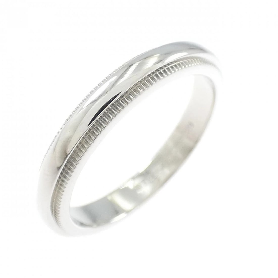 TIFFANY & CO. MILGRAIN RING: Tiffany & Co. Milgrain Ring Brand: Tiffany Type: Ring Material: Platinum 950 Color: Platinum Size: 6 (US size) Accessories: None Accessories Notice: When purchasing pre-owned goods, please