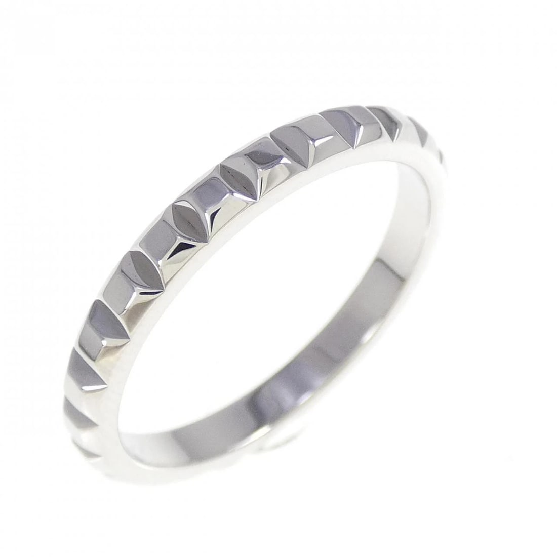 BOUCHERON CLOU PARIS MEDIUM RING: Boucheron Clou Paris Medium Ring Brand: Boucheron Type: Ring Material: Platinum 950 Color: Platinum Size: 8.5-9 (US size) Accessories: None Accessories Notice: When purchasing pre-owned