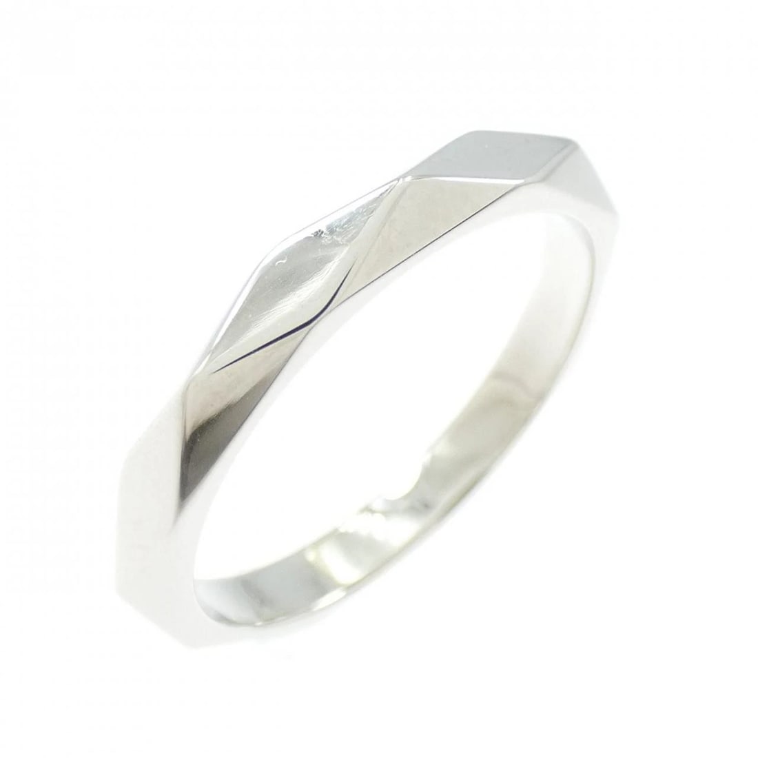 BOUCHERON FACET RING: Boucheron facet Ring Brand: Boucheron Type: Ring Material: Platinum 950 Color: Platinum Size: 7.5 (US size) Accessories: None Accessories Notice: When purchasing pre-owned goods, please refer
