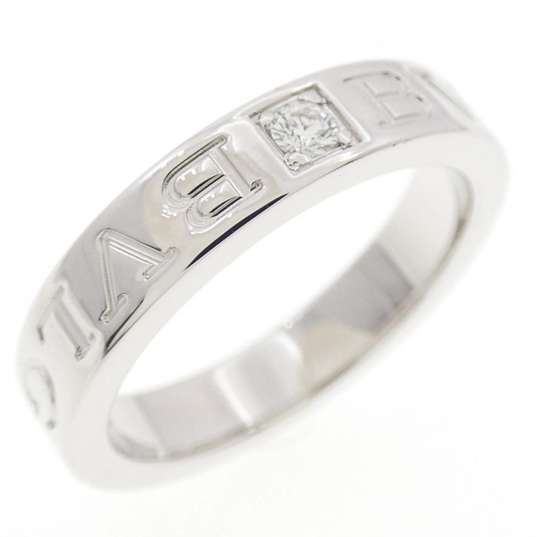 BVLGARI B.ZERO1 RING: BVLGARI B.zero1 Ring Brand: BVLGARI Type: Ring Material: 750 White Gold Main Stone Natural Color: White Gold Size: 5.5 -6 (US size) Accessories: None Accessories Notice: When purchasing pr