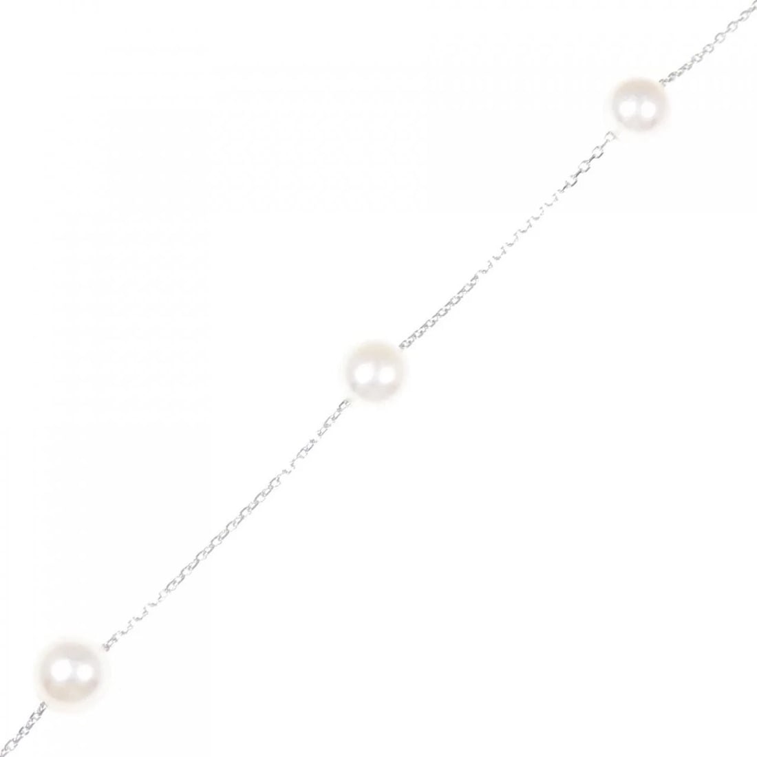 TASAKI AKOYA PEARL BRACELET: TASAKI Akoya Pearl Bracelet Brand: TASAKI Type: Bracelet Material: 750 White Gold Main Stone Akoya Pearl Color: White Gold Size: 17.5cm Accessories: None Accessories Notice: When purchasing