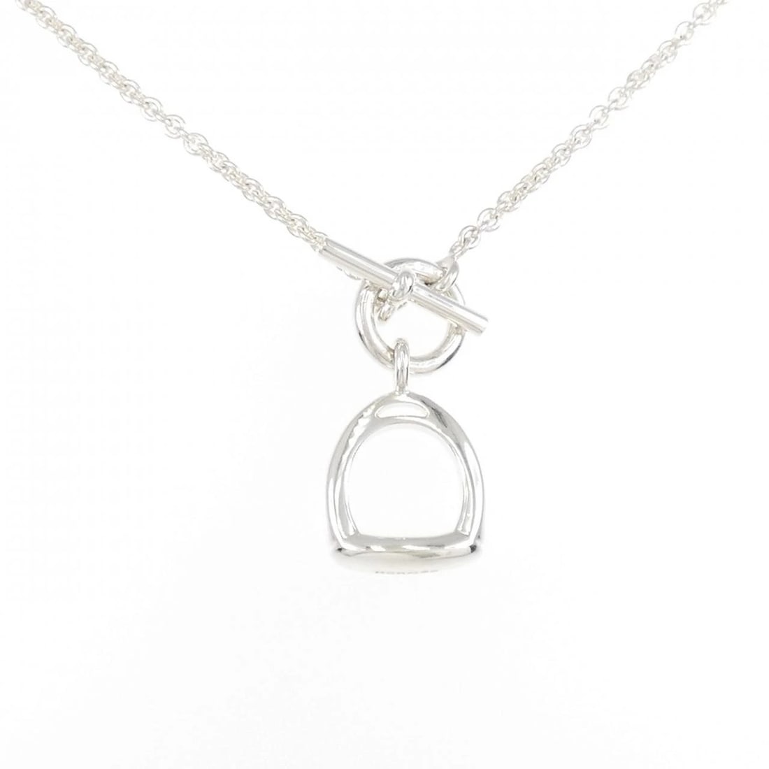 HERMES 925 NECKLACE: HERMES 925 Necklace Brand: HERMES Type: Necklace Material: 925 Silver Color: Silver Size: 40cm Accessories: None Accessories Notice: When purchasing pre-owned goods, please refer to the