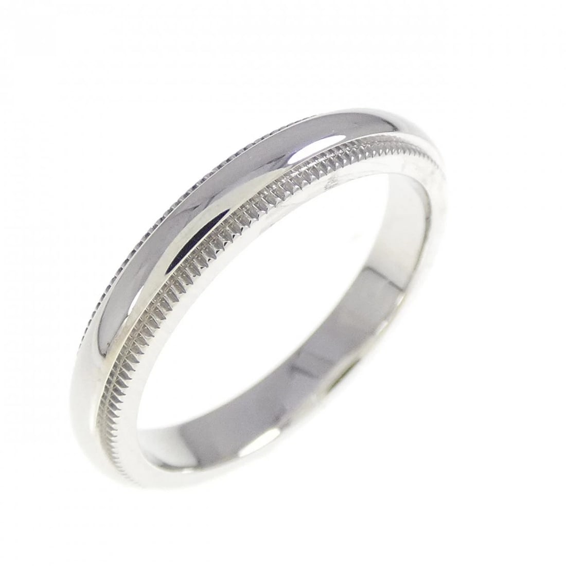 TIFFANY & CO. MILGRAIN RING: Tiffany & Co. Milgrain Ring Brand: Tiffany Type: Ring Material: Platinum 950 Color: Platinum Size: 4.5 (US size) Accessories: None Accessories Notice: When purchasing pre-owned goods, please