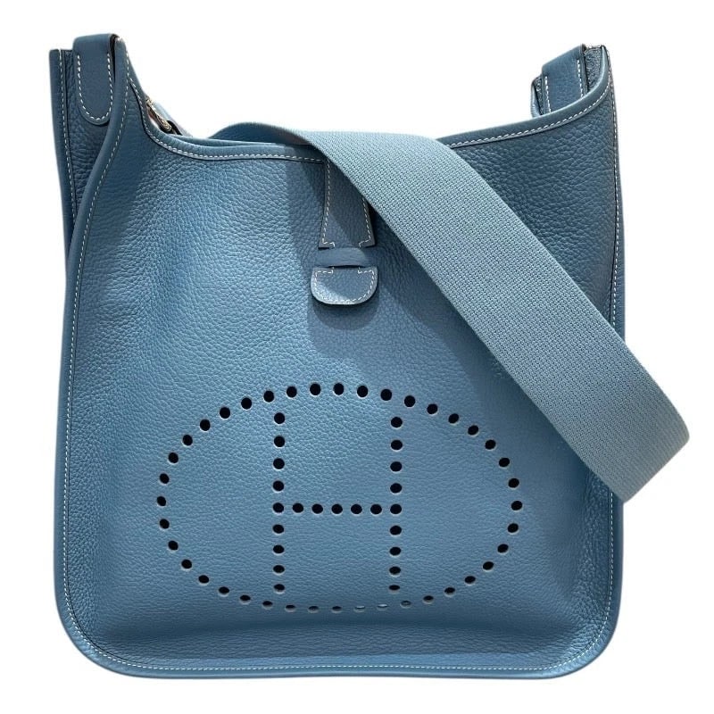 HERMES EVELYNE 2 ?J STAMP BLUE JEAN CLEMENCE: HERMES Evelyne 2 ?J Stamp Blue Jean Clemence Brand: HERMES Type: Handbag Material: Taurillon Color: Blue Jean Size: W: 28cm / H: 31cm / D: 9cm / Shoulder: 74cm Accessories: None Accessories