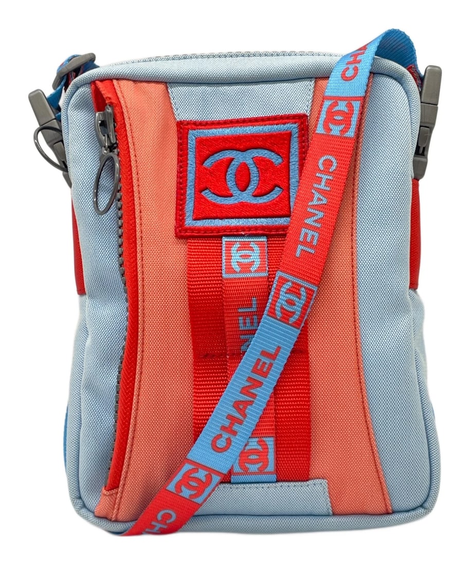 CHANEL SHOULDER BAG (1 of 9)