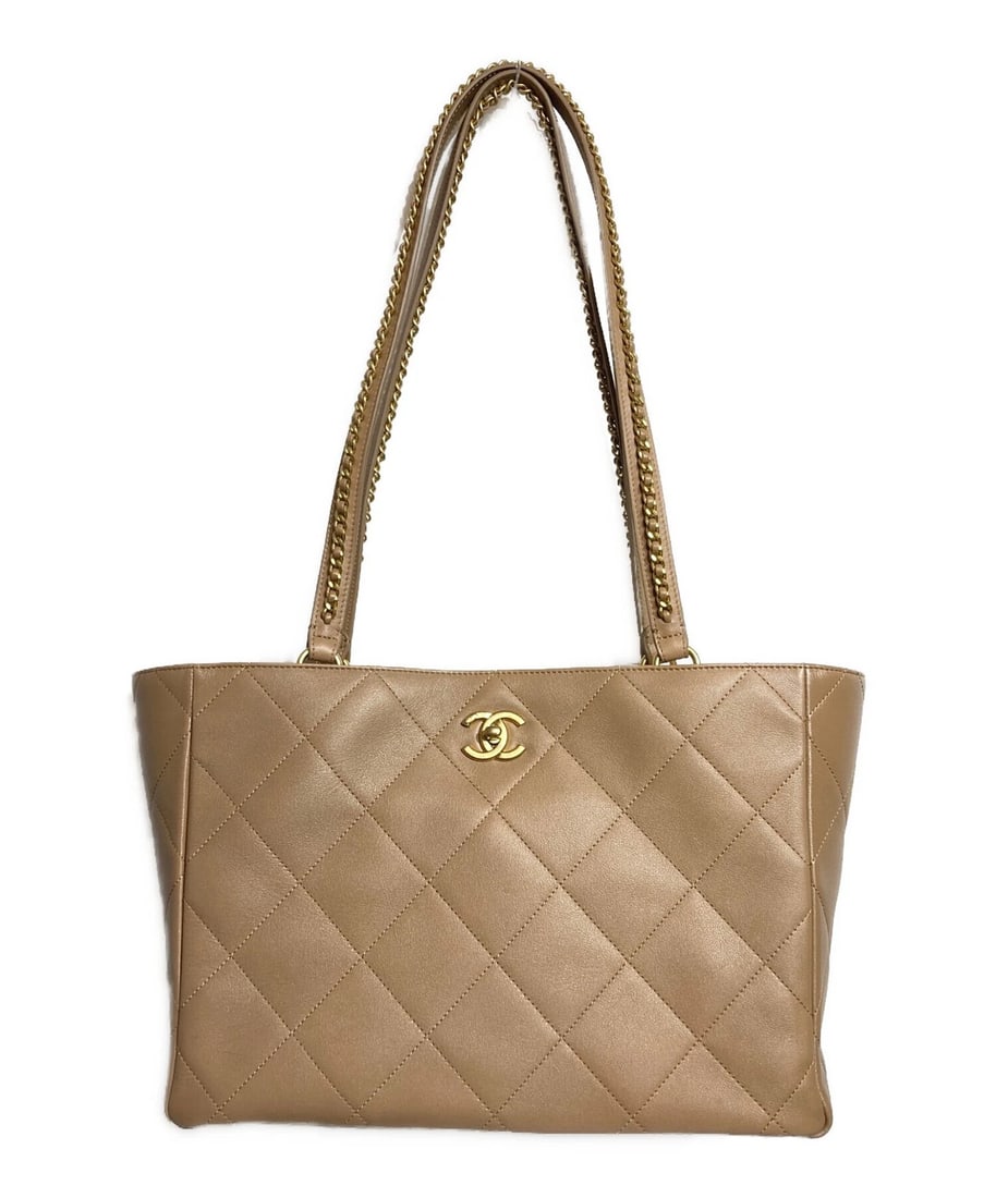 CHANEL MATELASSÉ TOTE BAG: CHANEL Matelassé Tote Bag Brand: CHANEL Type: Handbag Material: Calfskin Color: Beige Size: H:23cm / W:33cm / D:14cm [ Handle size ] 31cm Accessories: None Accessories Notice: When purchas