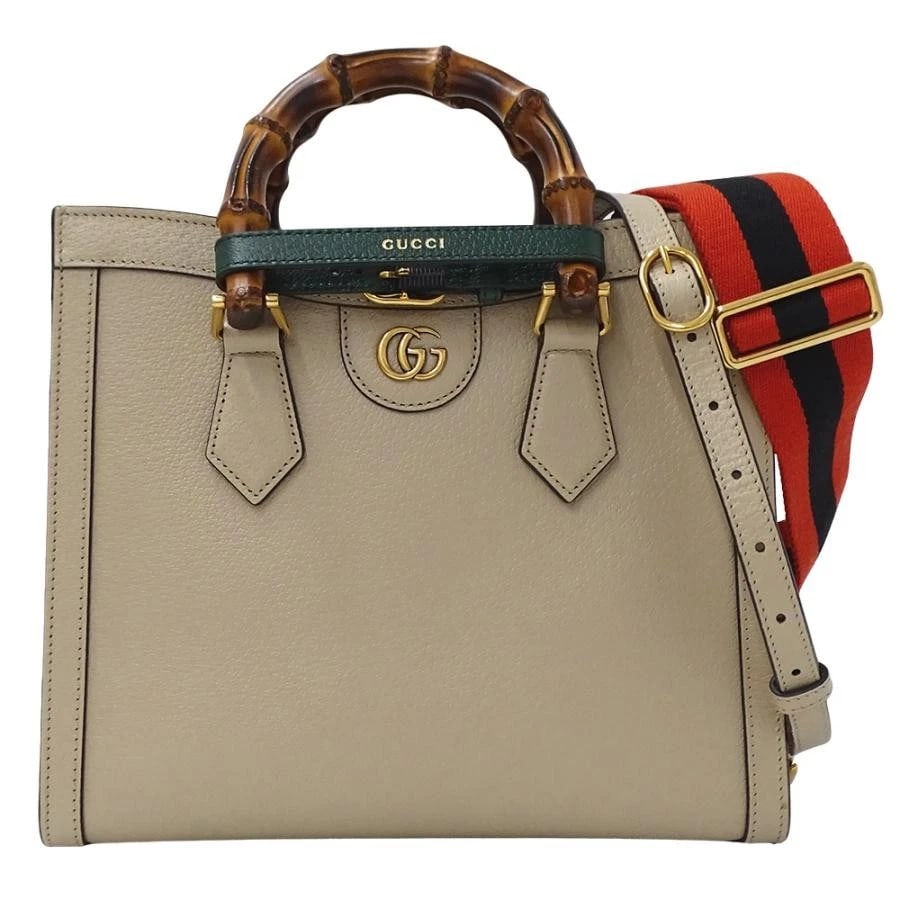 GUCCI DIANA SMALL BEIGE HANDBAG SHOULDER BAG: Gucci Diana Small Beige Handbag Shoulder Bag Brand: Gucci Type: Handbag Material: Leather Color: Beige Size: W: 27cm / H: 23cm / D: 10.5cm / Handle: 30cm / Shoulder strap (leather): 111cm (max.) /