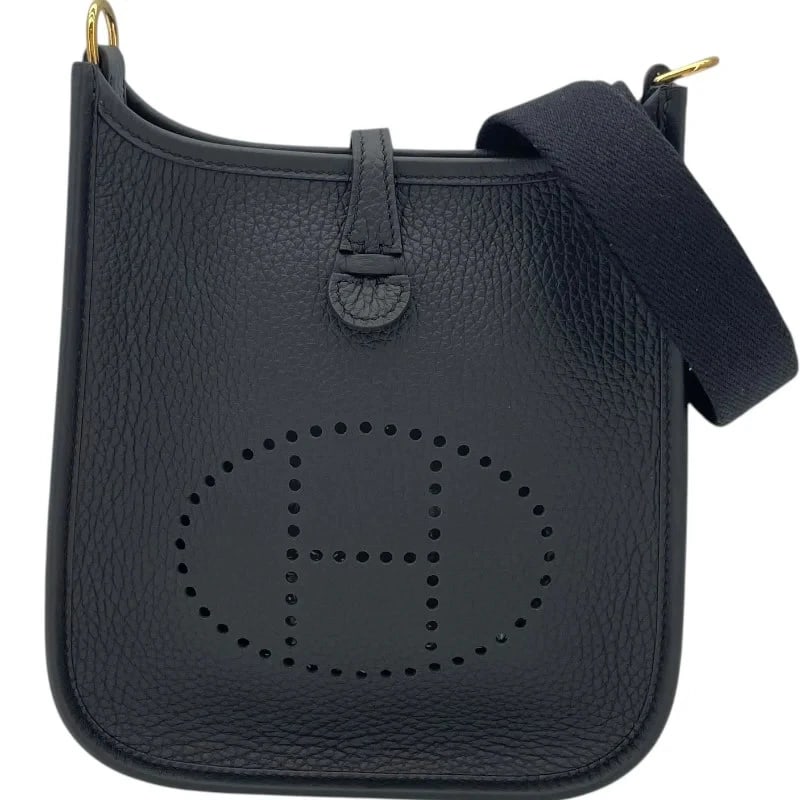 HERMES EVELYNE TPM K STAMP BLACK: HERMES Evelyne TPM K Stamp Black Brand: HERMES Type: Handbag Material: Taurillon Clemence Color: Black GD Hardware Size: W: 17cm / H: 19.5cm / D: 5.5cm / Shoulder: 112cm Accessories: None