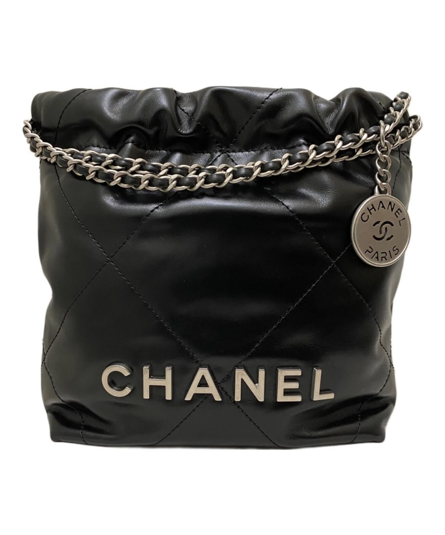 CHANEL 22 MINI: CHANEL 22 Mini Brand: CHANEL Type: Handbag Material: Shiny Calfskin Color: Black Size: H:20cm / W:18cm / D:6cm [ Handle size ] 12cm Accessories: None Accessories Notice: When purchasing pr