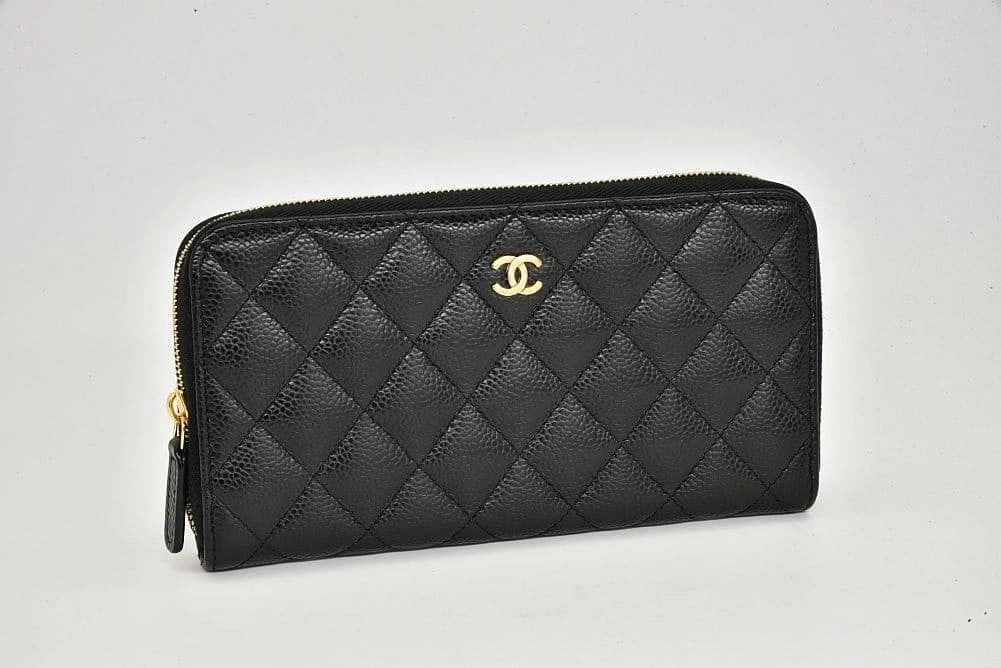 CHANEL CLASSIC LONG ZIP WALLET CAVIAR SKIN (1 of 5)