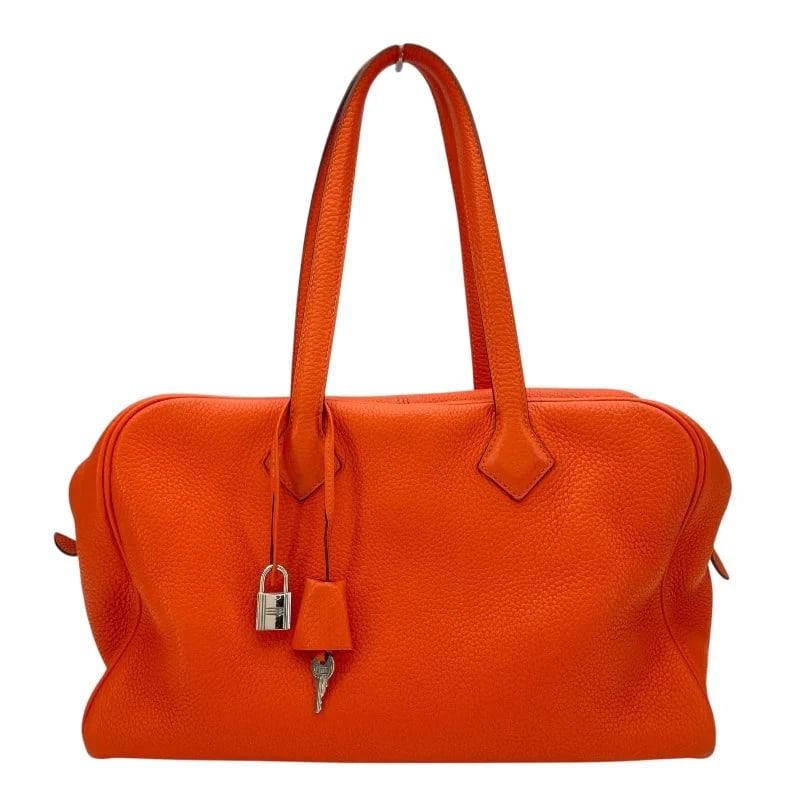 HERMES VICTORIA II 35 T STAMP ORANGE POPPY: HERMES Victoria II 35 T Stamp Orange Poppy Brand: HERMES Type: Handbag Material: Fruitou/Tauillon Color: Orange Poppy SV Hardware Size: W: 35cm / H: 23cm / D: 16cm Accessories: None Access