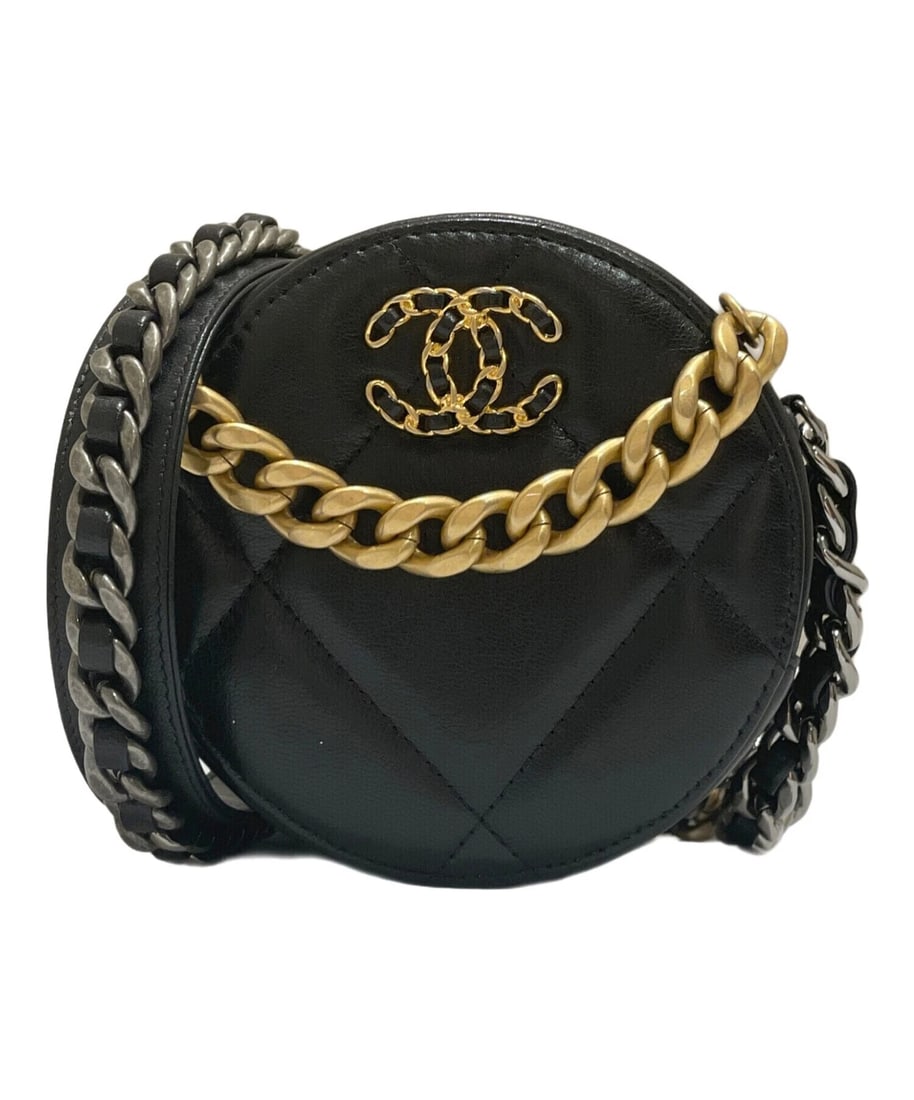 CHANEL 19 ROUND CLUTCH (1 of 7)