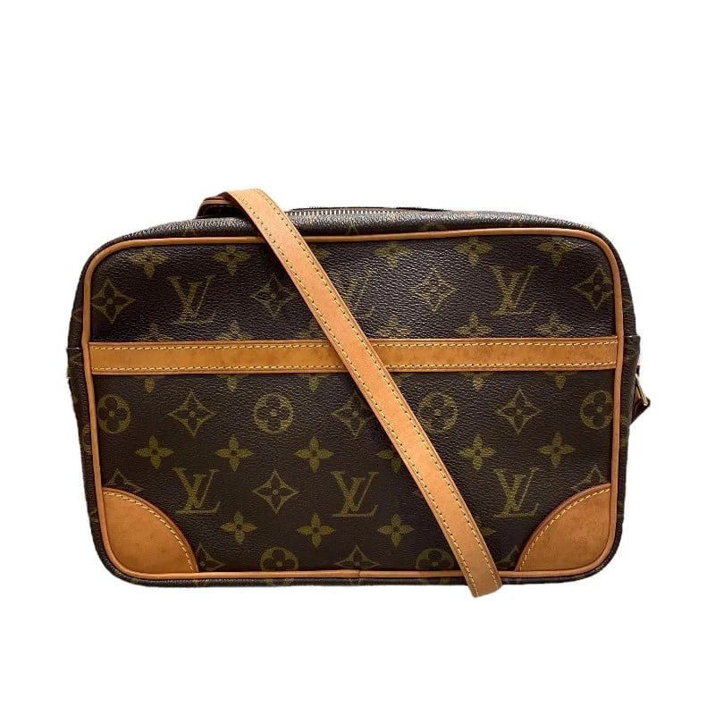 LOUIS VUITTON TROCADERO BROWN MONOGRAM CANVAS: Louis Vuitton Trocadero Brown Monogram Canvas Brand: LOUIS VUITTON Type: Handbag Material: Monogram Canvas Color: Brown Size: W: 27cm / H: 18cm / D: 6.5cm / Shoulder: 113-132cm Accessories: