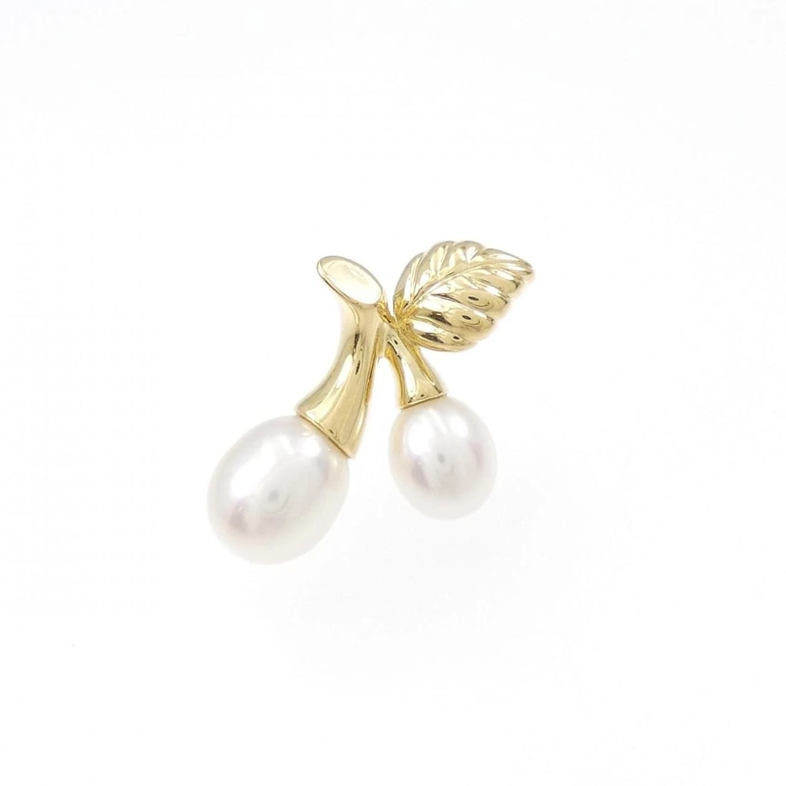 MIKIMOTO FRESHWATER PEARL BROOCH: MIKIMOTO Freshwater Pearl Brooch Brand: MIKIMOTO Type: Pendant Brooch Material: K18 Yellow Gold Main Stone Freshwater Pearl Color: Yellow Gold Size: ActualSize HxW: 15.4mmx19.1mm Accessories: