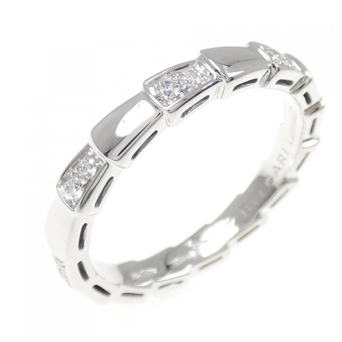 BVLGARI SERPENTI VIPER RING: BVLGARI Serpenti Viper Ring Brand: BVLGARI Type: Ring Material: 750 White Gold Main Stone Natural Color: White Gold Size: 10.5 (US size) Accessories: None Accessories Notice: When purchasi