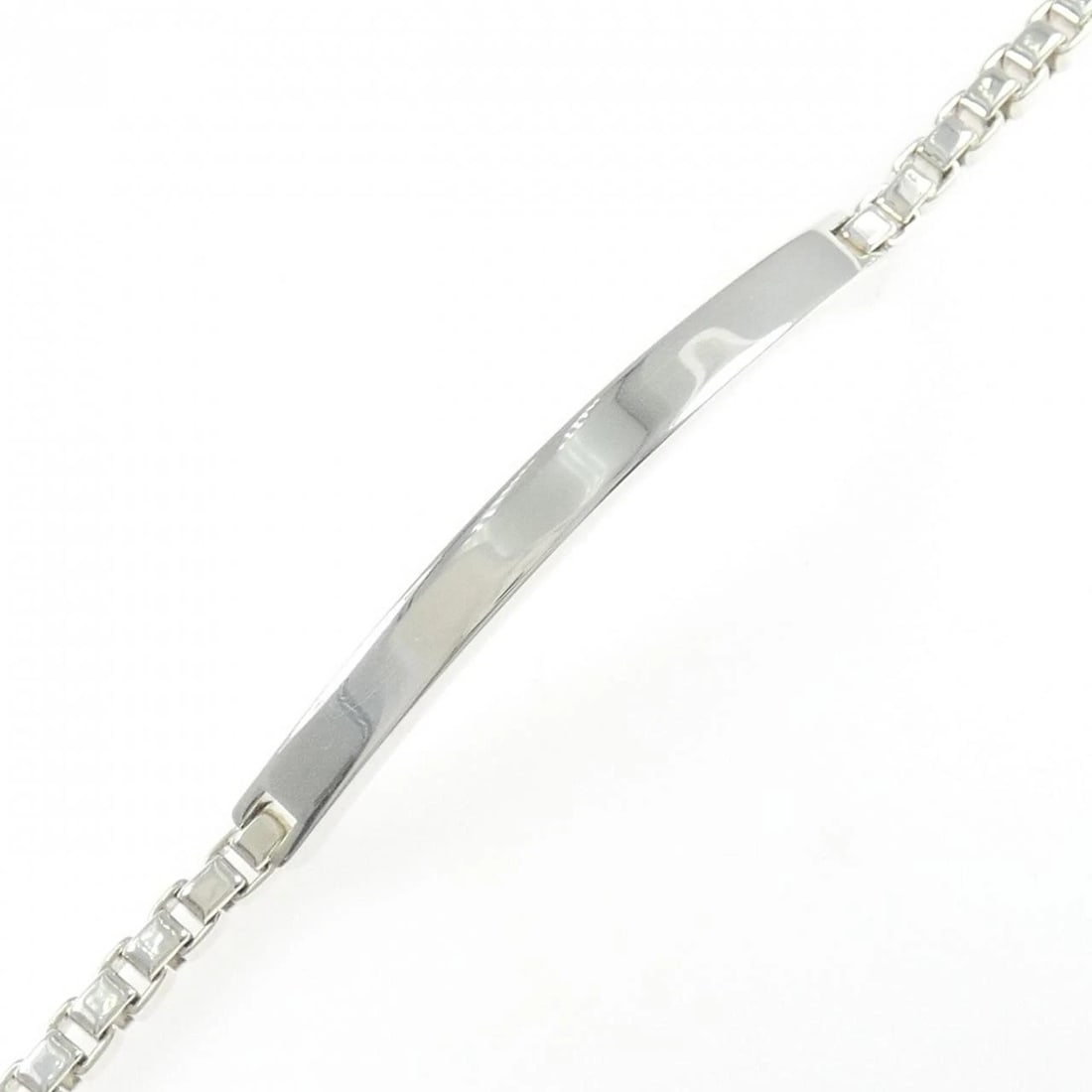 TIFFANY VENETIAN LINK I.D BRACELET: Tiffany Venetian Link I.D Bracelet Brand: Tiffany Type: Bracelet Material: 925 Silver Color: Silver Size: 18.5cm Accessories: None Accessories Notice: When purchasing pre-owned goods, please
