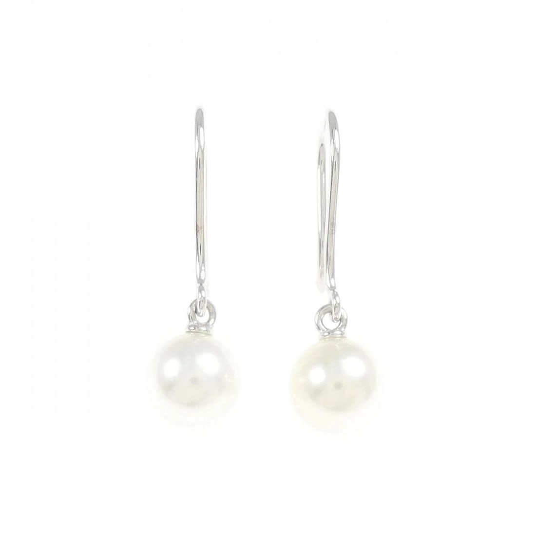 MIKIMOTO AKOYA PEARL EARRINGS: MIKIMOTO Akoya Pearl Earrings Brand: MIKIMOTO Type: Earrings Material: K18 White Gold Main Stone Akoya Pearl Color: White Gold Size: ActualSize Diameter: 6.1mm Accessories: None Accessories