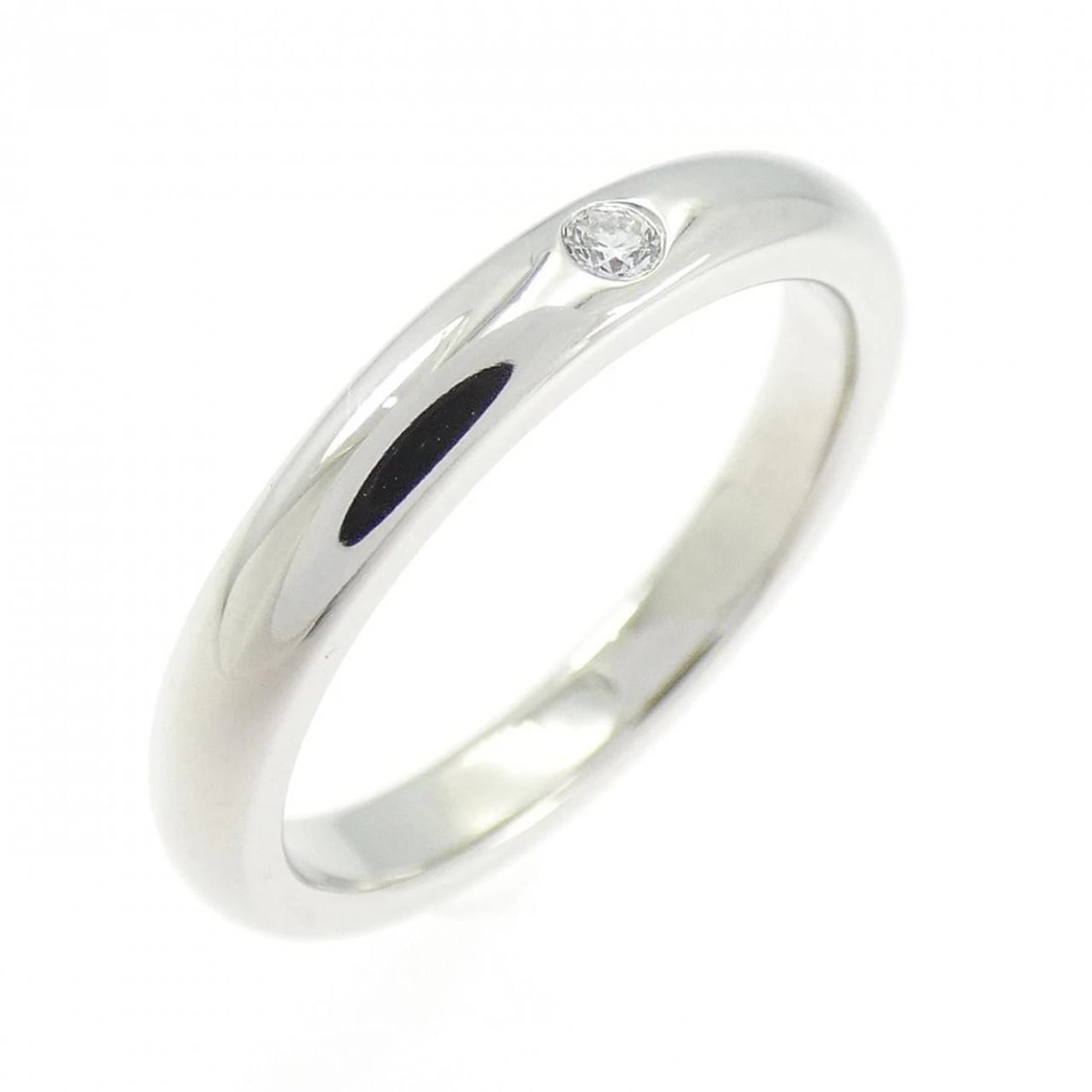 TIFFANY STACKING BAND RING: Tiffany Stacking Band Ring Brand: Tiffany Type: Ring Material: Platinum 950 Main Stone Natural Color: Platinum Size: 4.5-5 (US size) Accessories: None Accessories Notice: When purchasing p